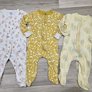 Old Navy Baby Girl Yellow Footie Pajamas Size 6-9 Months